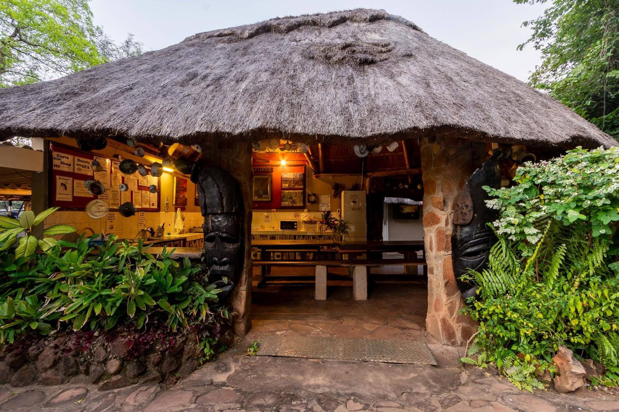 Victoria Falls Backpackers Lodge- Camp Sites エクステリア 写真